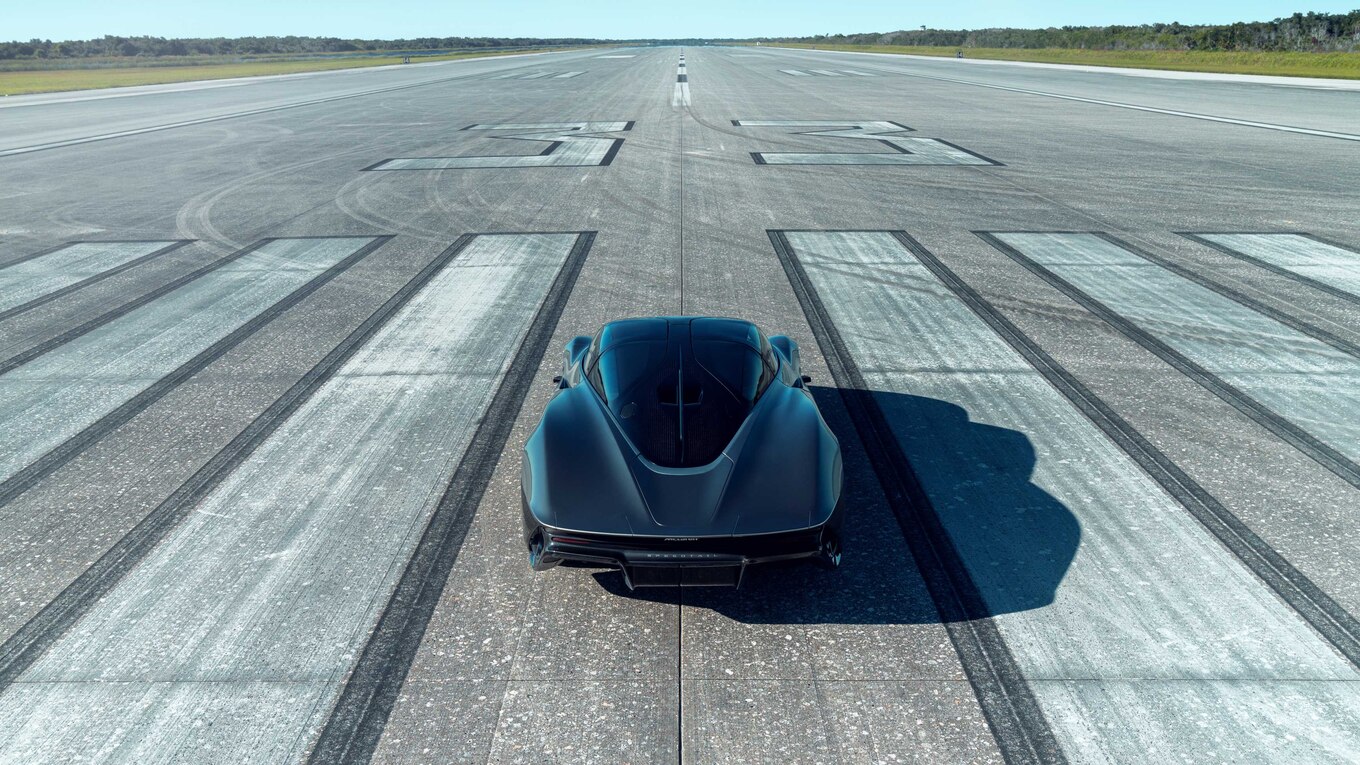 2020 McLaren Speedtail top speed testing